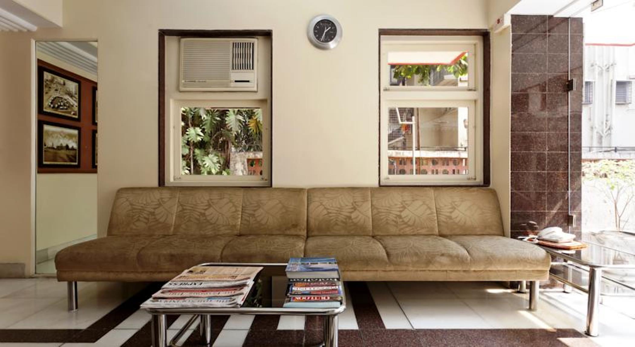 Accord Hotel Мумбаи Экстерьер фото