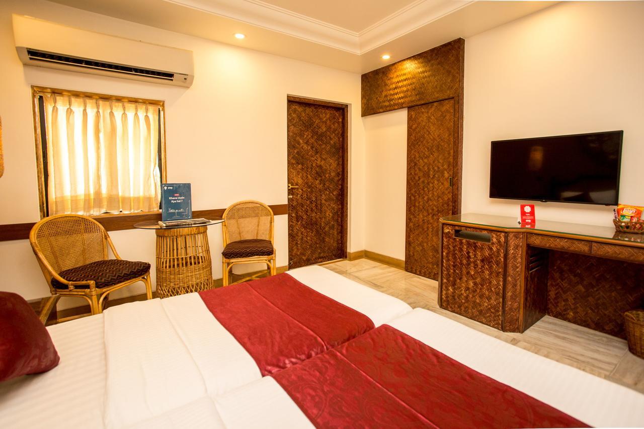 Accord Hotel Мумбаи Экстерьер фото