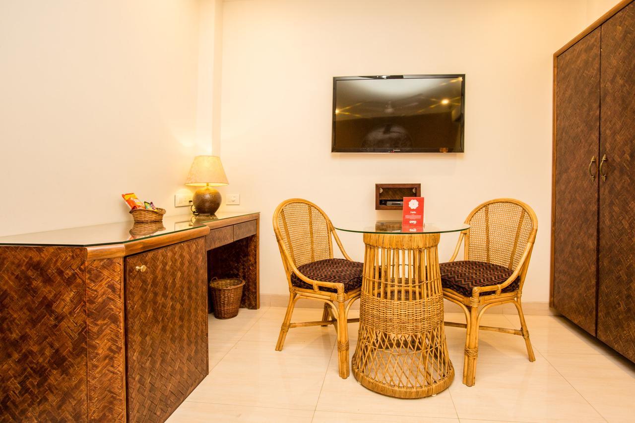Accord Hotel Мумбаи Экстерьер фото