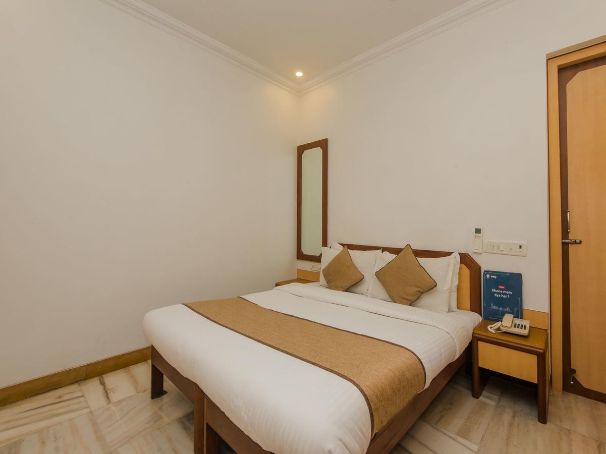 Accord Hotel Мумбаи Экстерьер фото
