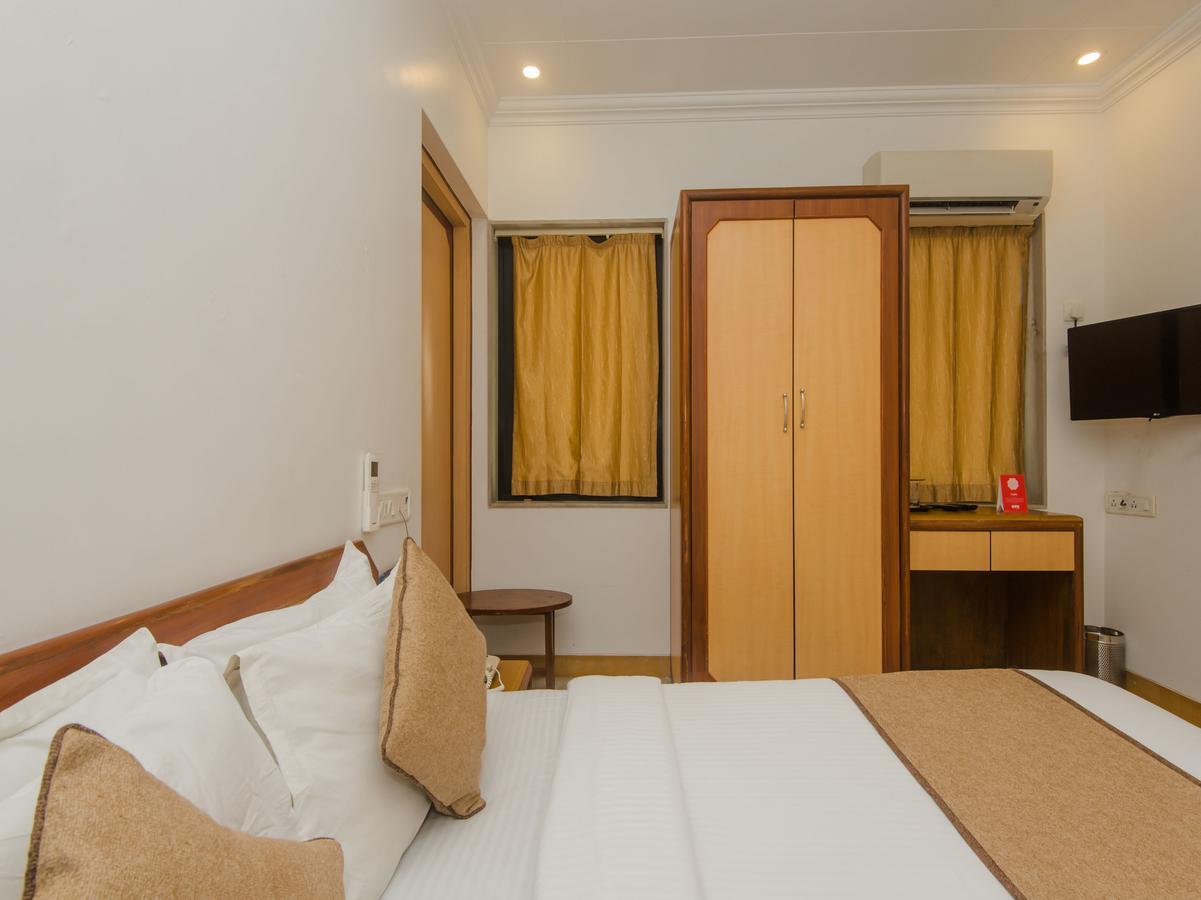 Accord Hotel Мумбаи Экстерьер фото