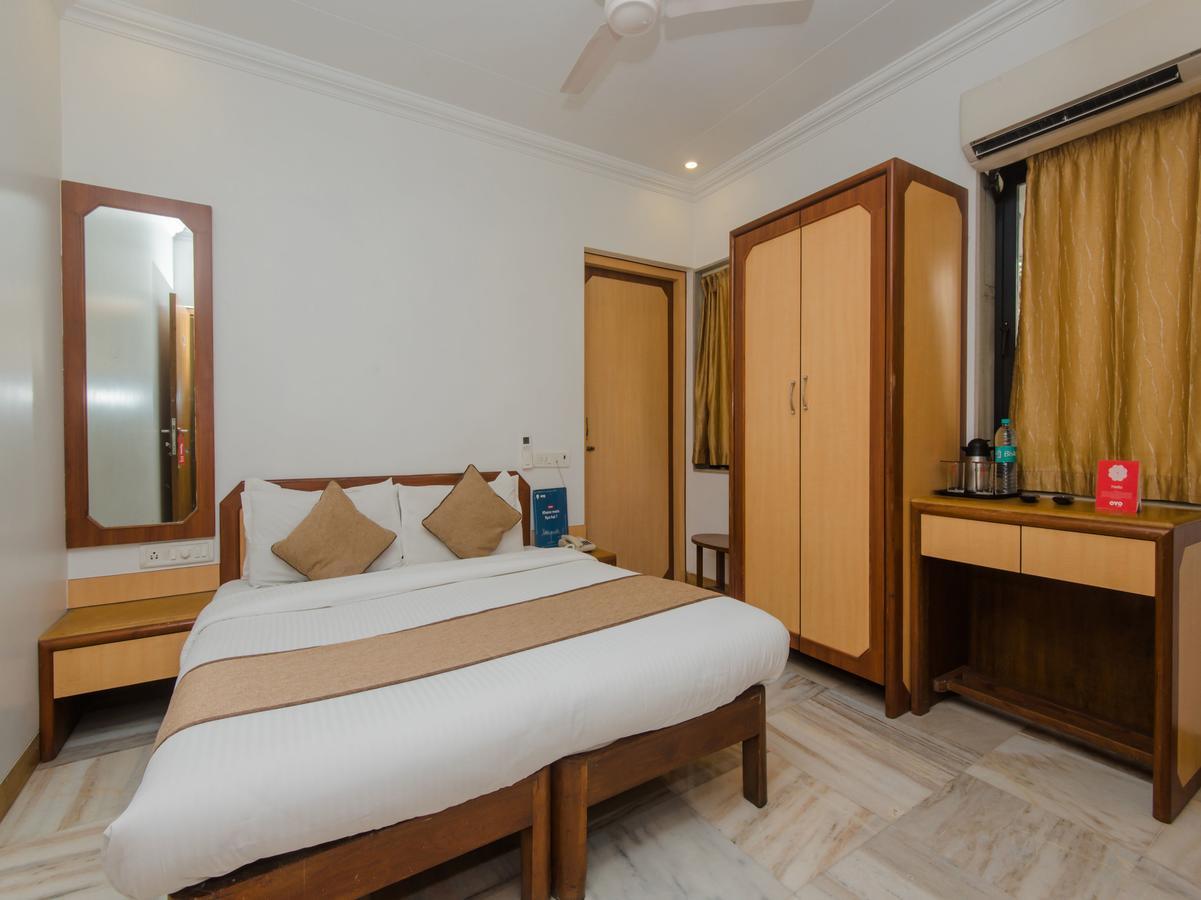 Accord Hotel Мумбаи Экстерьер фото